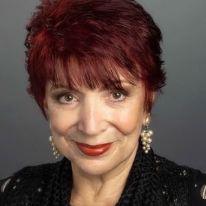 Meet your Posher, Leona